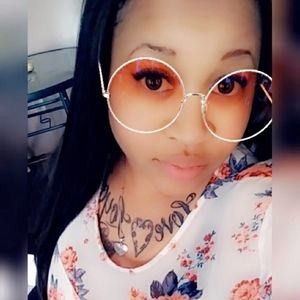 Meet your Posher, Mina